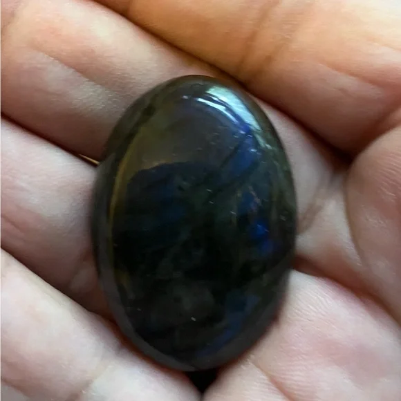 Labradorite Cabochon - Picture 2 of 5